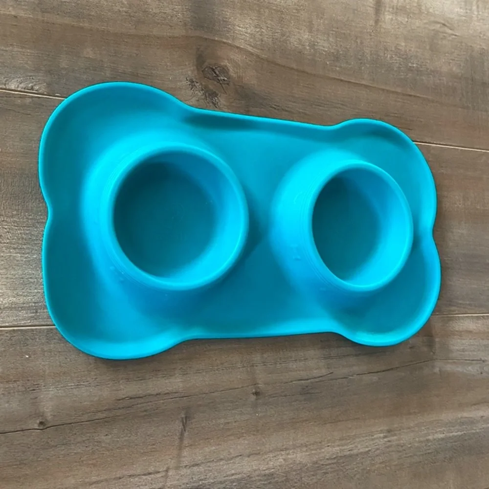 Hubulk Pet No Spill Non-Skid Silicone Mat Food Bowl for Water and Food - Small